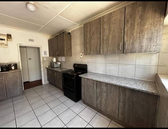 8 BEDROOM HOUSE FOR SALE IN ORANGE GROVE